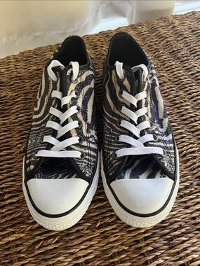 Converse Sequin Zebra Print Low-Top Sneakers - Black & White